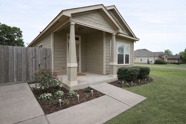 250 7th St in Hempstead, TX - Foto de edificio - Building Photo