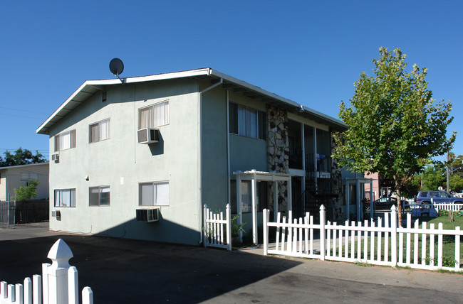 3358 Lerwick Rd in Sacramento, CA - Building Photo - Building Photo