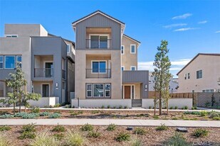 125 Seep in Irvine, CA - Building Photo