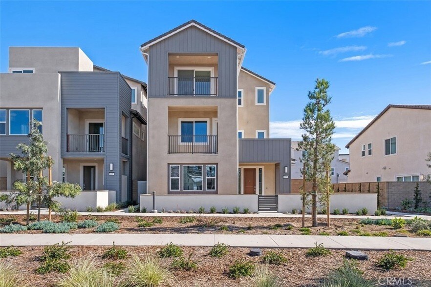 125 Seep in Irvine, CA - Building Photo