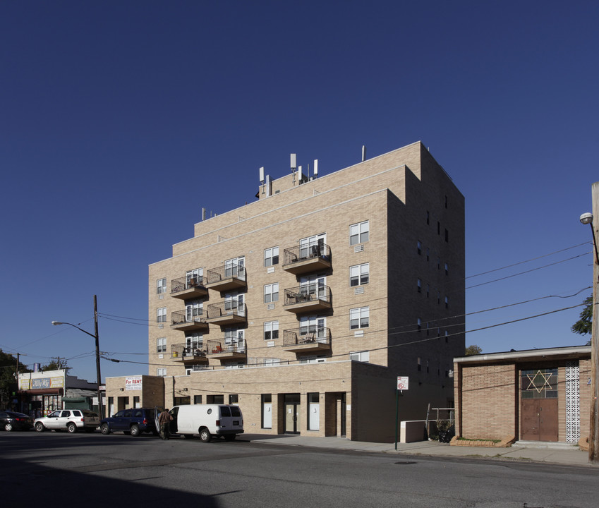 611-615 E 76th St in Brooklyn, NY - Foto de edificio