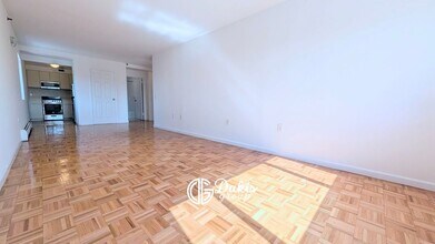 31-64 21st Street, B in Queens, NY - Building Photo - Building Photo