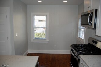 49 Park Ave in Summit, NJ - Building Photo - Building Photo