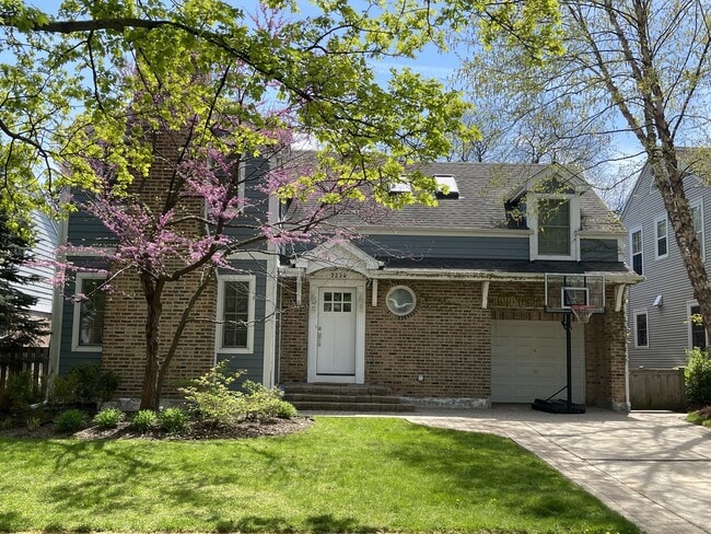 property at 3234 Park Pl