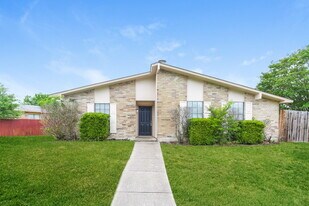 515 Nora Ln in Desoto, TX - Building Photo