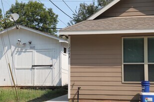 12043 Nelwood St in Willis, TX - Building Photo