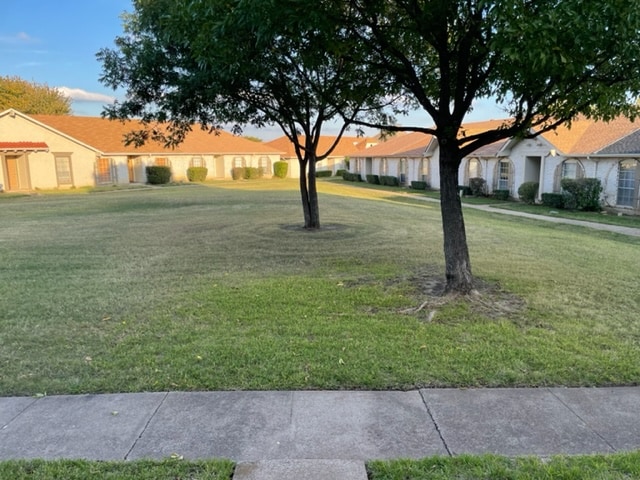 28 W Creek Ln in Grand Prairie, TX - Foto de edificio - Building Photo