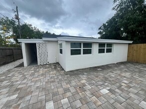 2730 Lake Ave in West Palm Beach, FL - Foto de edificio - Building Photo