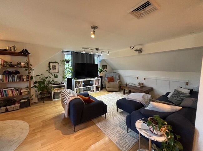 11 Marie Ave, Unit 3