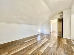 1079 First St-Unit -#2 in Muskegon, MI - Foto de edificio - Building Photo