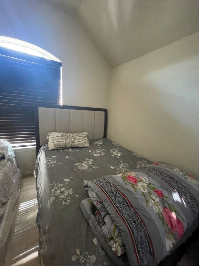 property at 26864 Calgary Pointe Dr