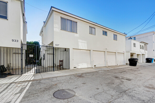 3RD927 in Santa Monica, CA - Building Photo - Building Photo