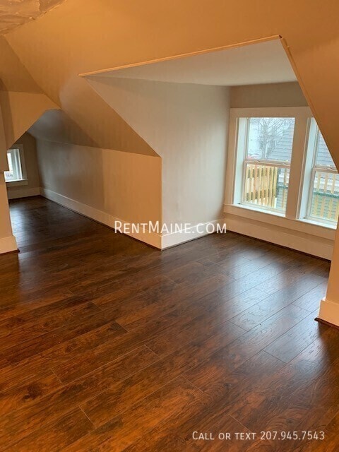 204 Maple St in Bangor, ME - Building Photo - Building Photo