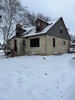 203 S Whiton St in Whitewater, WI - Building Photo