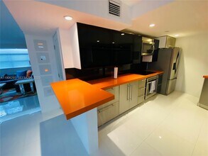 1881 Washington Ave in Miami Beach, FL - Building Photo - Building Photo