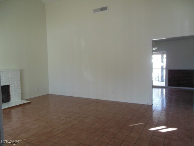 6218 Cedarwood Ave in Las Vegas, NV - Building Photo - Building Photo