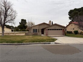 15031 Blue Grass Dr in Helendale, CA - Building Photo