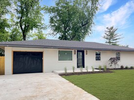 805 SW 2nd St in Bentonville, AR - Building Photo