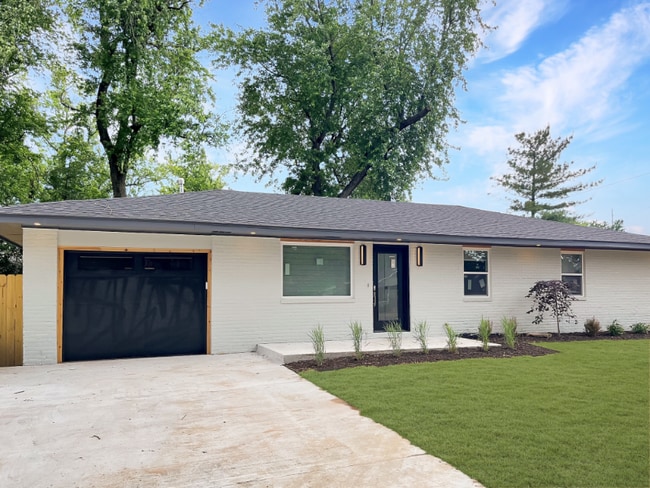 property at 805 SW 2nd St