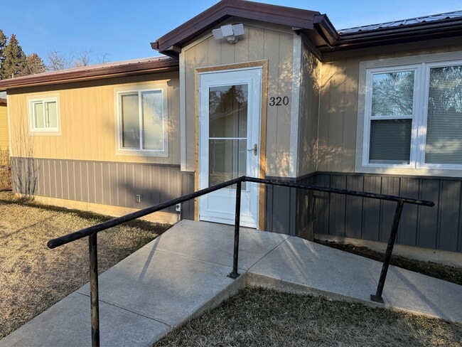 property at 320 W Barnes St