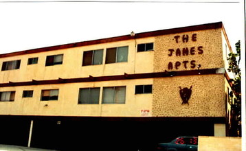 The James Apartments in Oceanside, CA - Building Photo - Building Photo