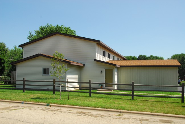 4520 Commercial Ave in Madison, WI - Building Photo - Building Photo