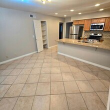 1098 Glenbridge Cir in Westlake Village, CA - Building Photo - Building Photo