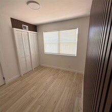 1827 N Dixie Hwy, Unit 3 in Fort Lauderdale, FL - Foto de edificio - Building Photo