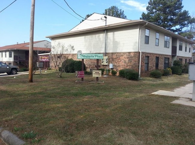 Magnolia Pines Apartments in Tuskegee Institute, AL - Foto de edificio - Building Photo