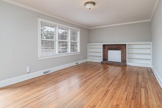 307 Nichols Dr in Greenville, NC - Building Photo - Building Photo