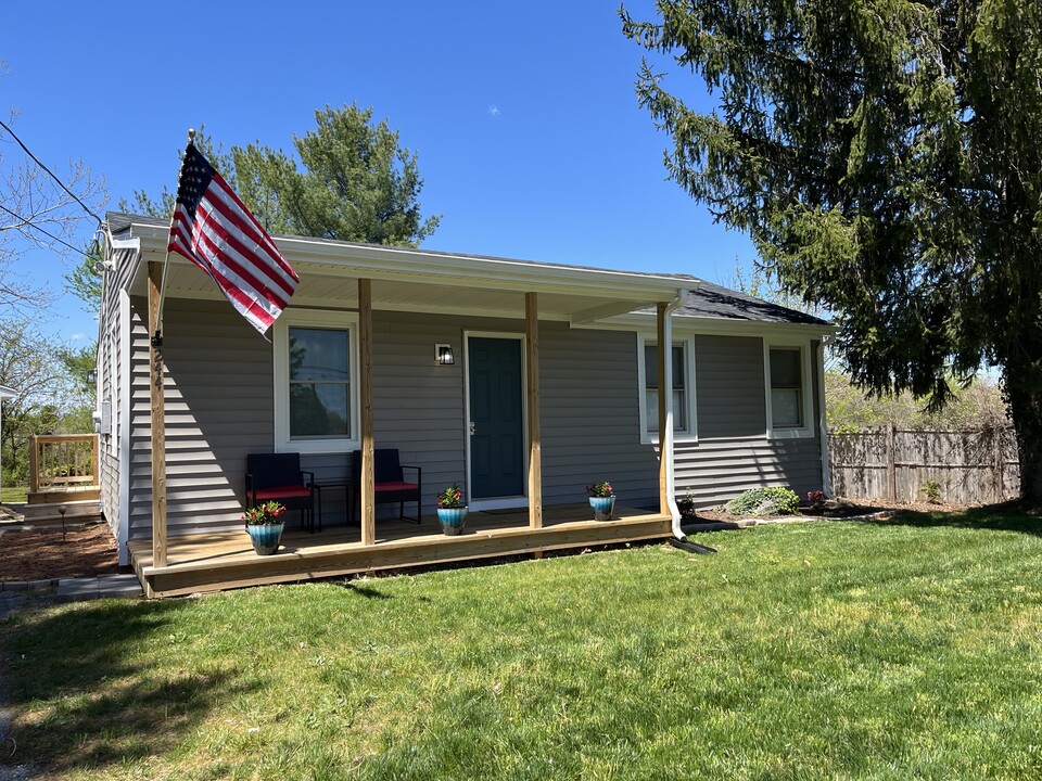 244 English Tavern Rd in Rustburg, VA - Building Photo