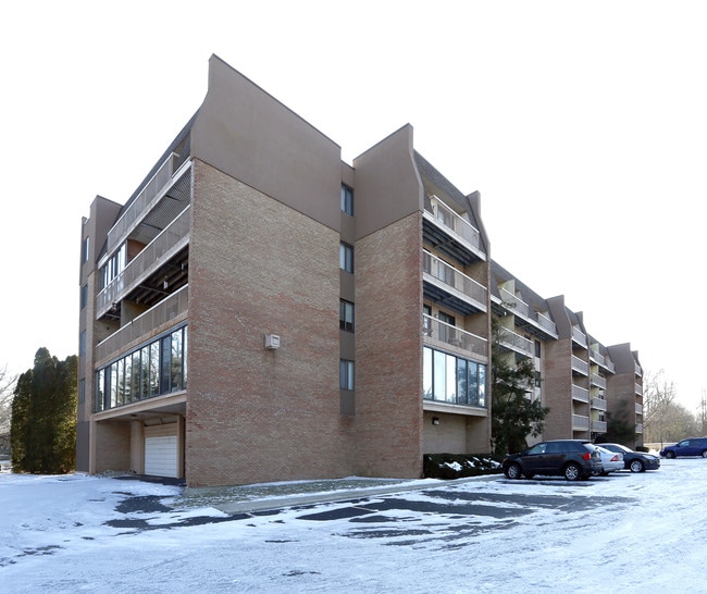 Edgewater Apartments in Indianapolis, IN - Foto de edificio - Building Photo