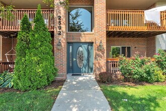 2592 Eagles Cir in Ypsilanti, MI - Building Photo - Building Photo