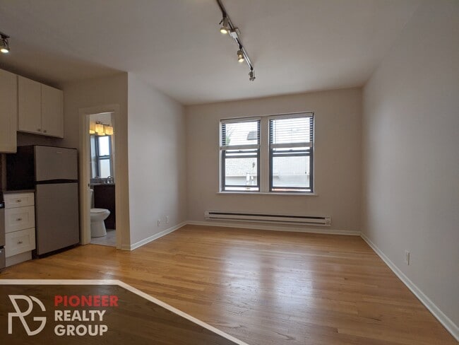 2838 W Palmer St, Unit 310 in Chicago, IL - Building Photo - Building Photo