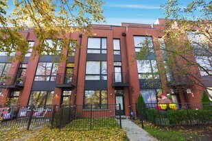 2854 N River Walk Dr in Chicago, IL - Building Photo