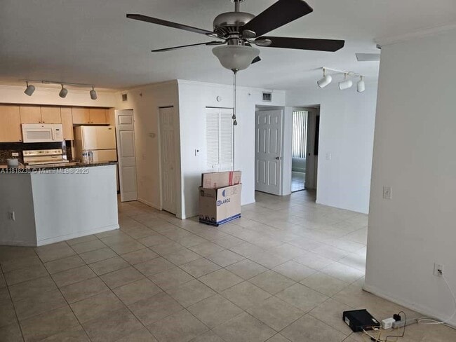 property at 207 Villa Cir