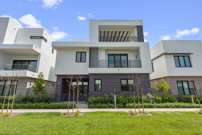 16250 Stella Cir in Tustin, CA - Building Photo - Building Photo