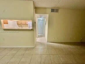 5911 Washington St in Hollywood, FL - Foto de edificio - Building Photo