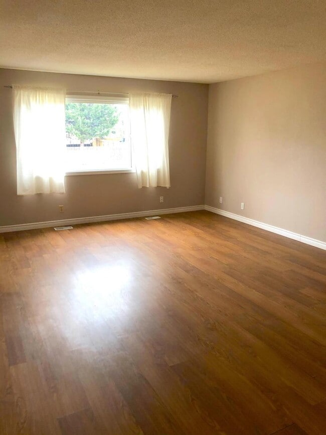 property at 8077 Rochester Crescent