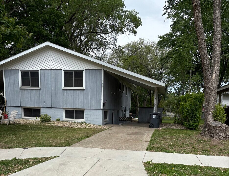 2715 Cass St in La crosse, WI - Building Photo