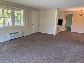 557 Avenida Sevilla, Unit N in Laguna Woods, CA - Building Photo - Building Photo