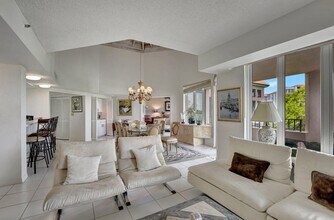 100 SE 5th St in Boca Raton, FL - Building Photo - Building Photo