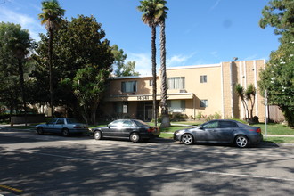 14341 Chandler Blvd in Sherman Oaks, CA - Building Photo - Building Photo