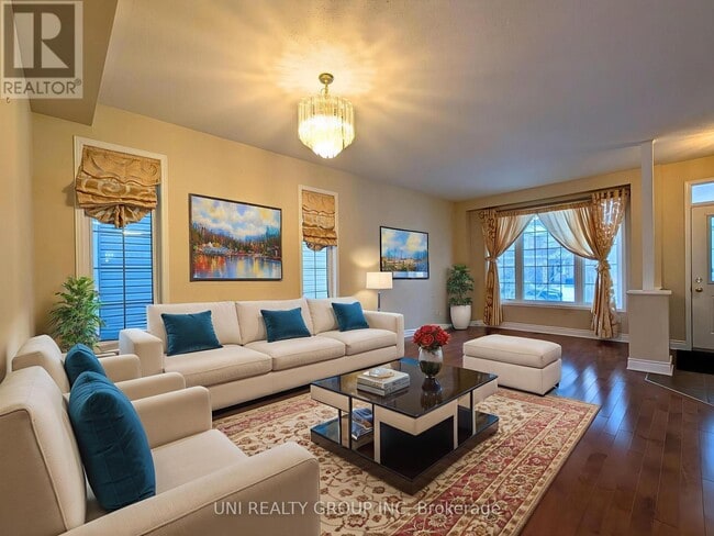 105 Cheyenne Way in Ottawa, ON - Building Photo - Building Photo