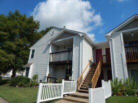 1407 Rand Ct in Virginia Beach, VA - Building Photo