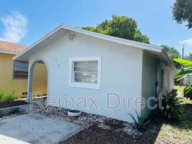 218 N D St in Lake Worth Beach, FL - Building Photo - Building Photo