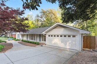 4555 Runnemede Rd NW in Atlanta, GA - Building Photo - Building Photo