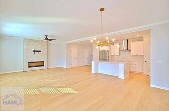 25 Ashmont St in Savannah, GA - Foto de edificio - Building Photo