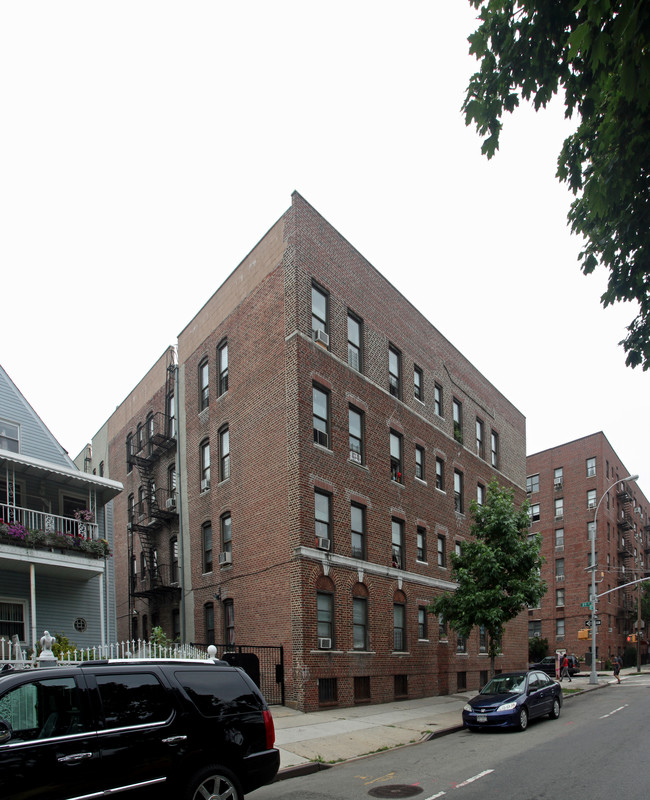 148-42 150th St in Jamaica, NY - Foto de edificio - Building Photo