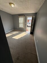 9 E Middle St, Unit 1 in Hanover, PA - Foto de edificio - Building Photo